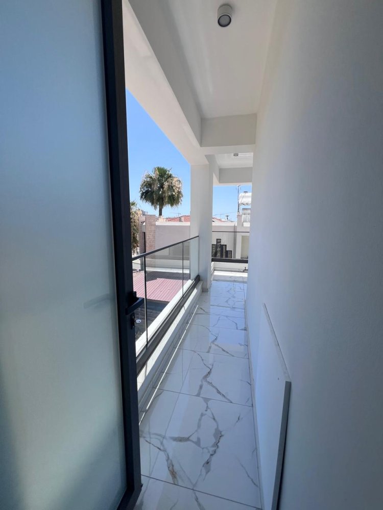 2 bedrooms Apartment in Larnaca, Larnaka, Cyprus No. 61494