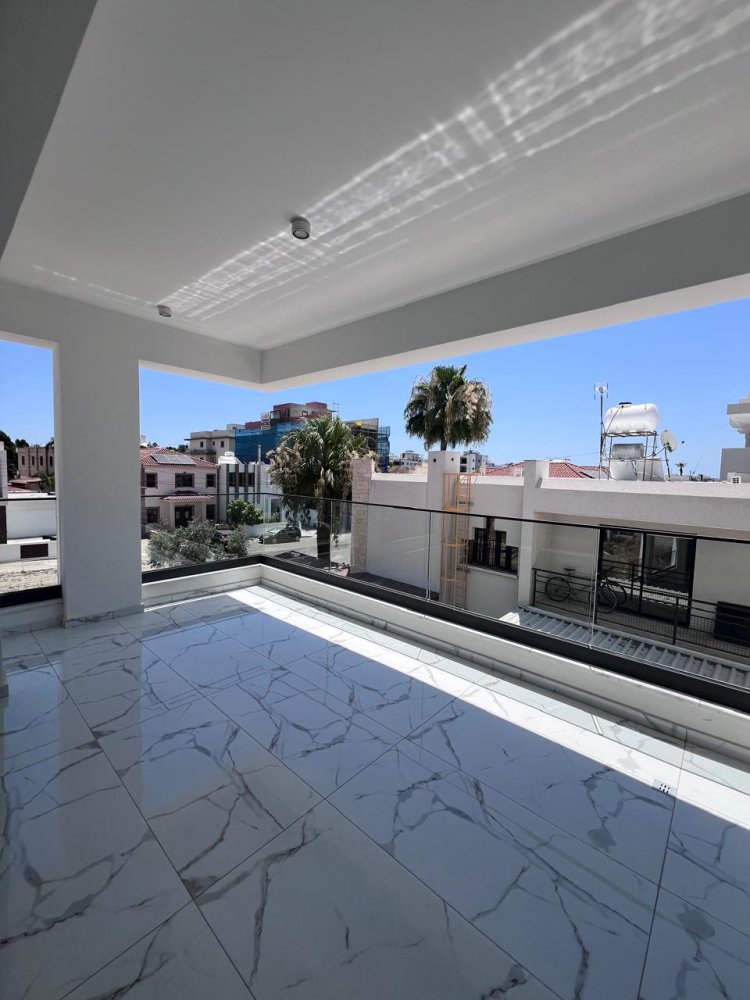 2 bedrooms Apartment in Larnaca, Larnaka, Cyprus No. 61494