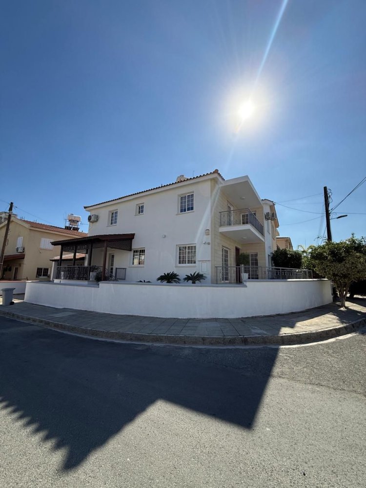 4 dormitorios Villa en Larnaca, Larnaka, Chipre No. 61408