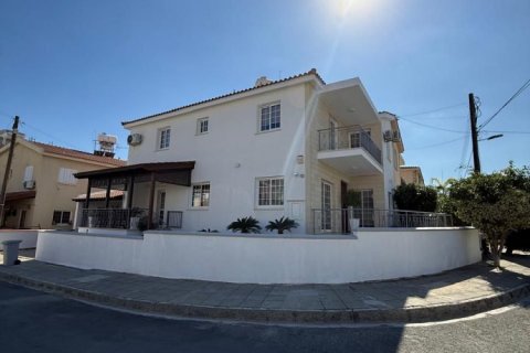 4 bedrooms Villa in Larnaca, Larnaka, Cyprus No. 61408