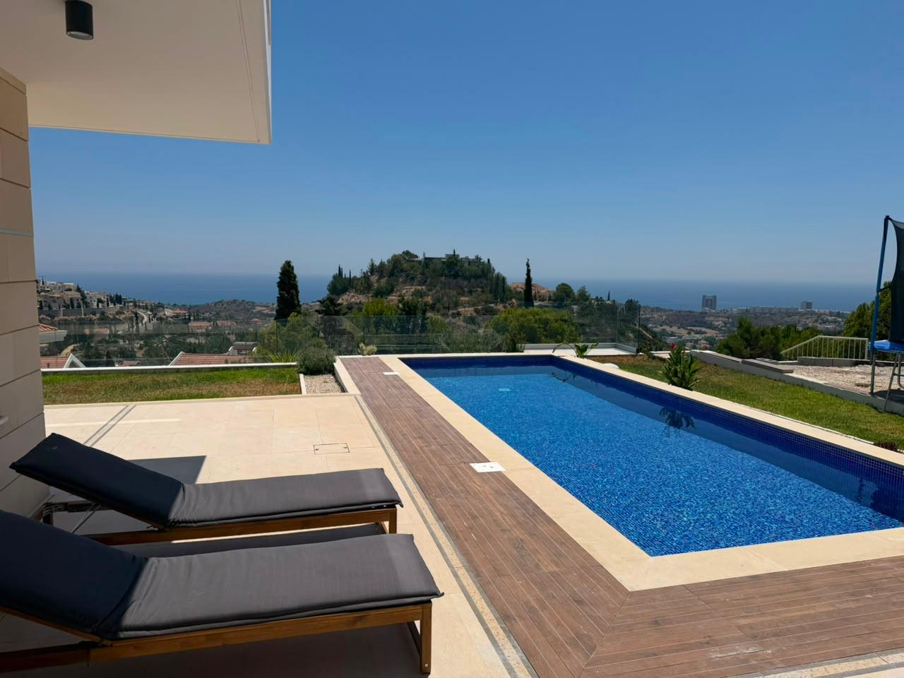5 bedrooms Villa in Agios Tychonas, Limassol, Cyprus No. 61627
