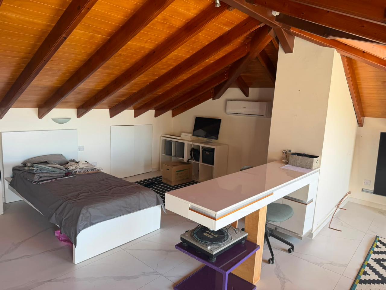5 bedrooms Villa in Agios Tychonas, Limassol, Cyprus No. 61627