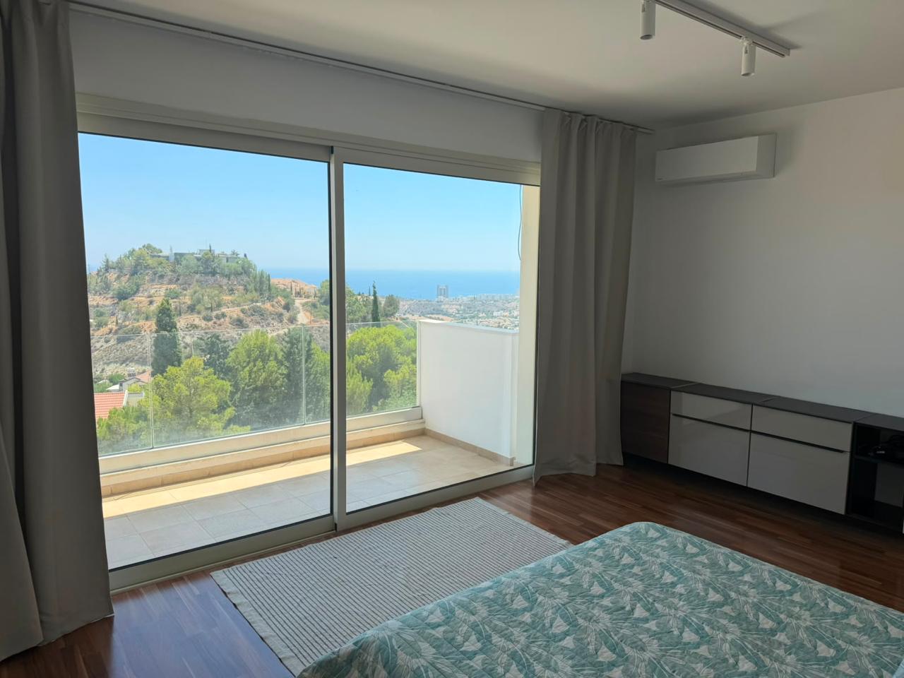 5 bedrooms Villa in Agios Tychonas, Limassol, Cyprus No. 61627