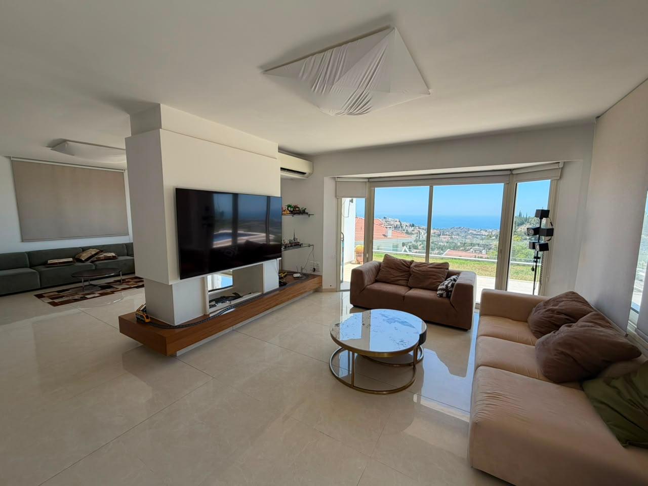 5 bedrooms Villa in Agios Tychonas, Limassol, Cyprus No. 61627