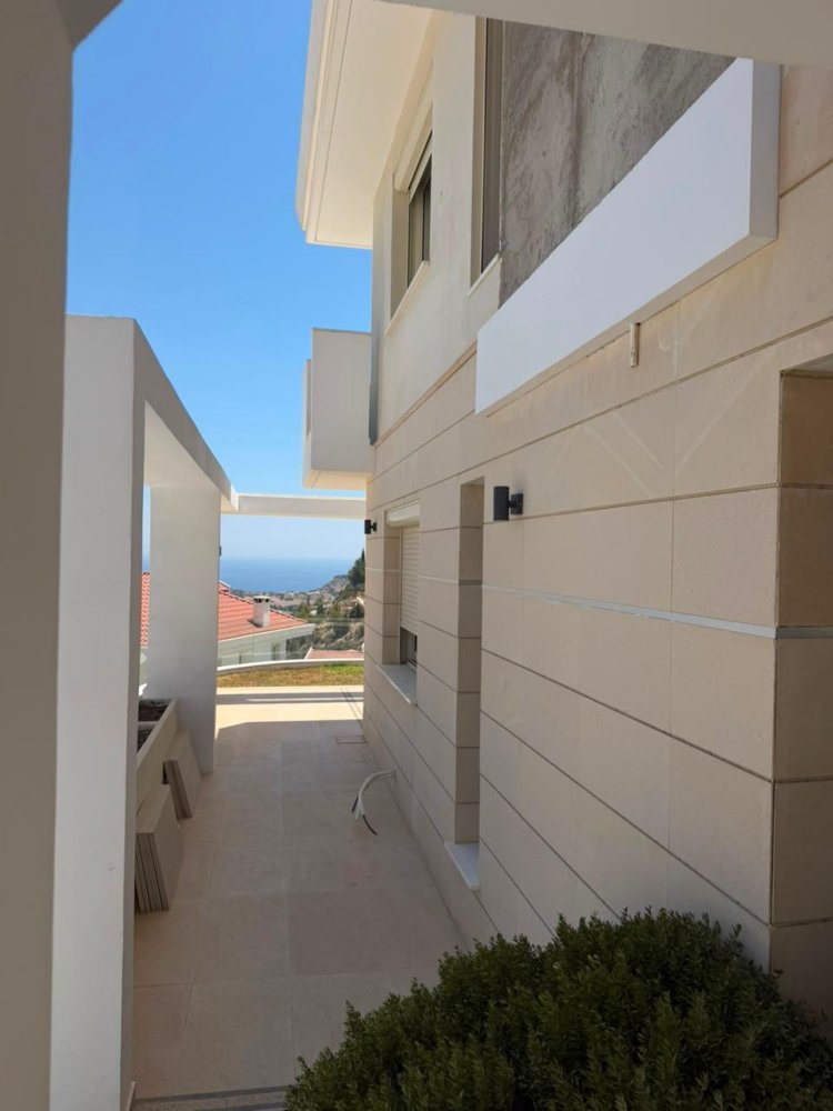 5 bedrooms Villa in Agios Tychonas, Limassol, Cyprus No. 61627
