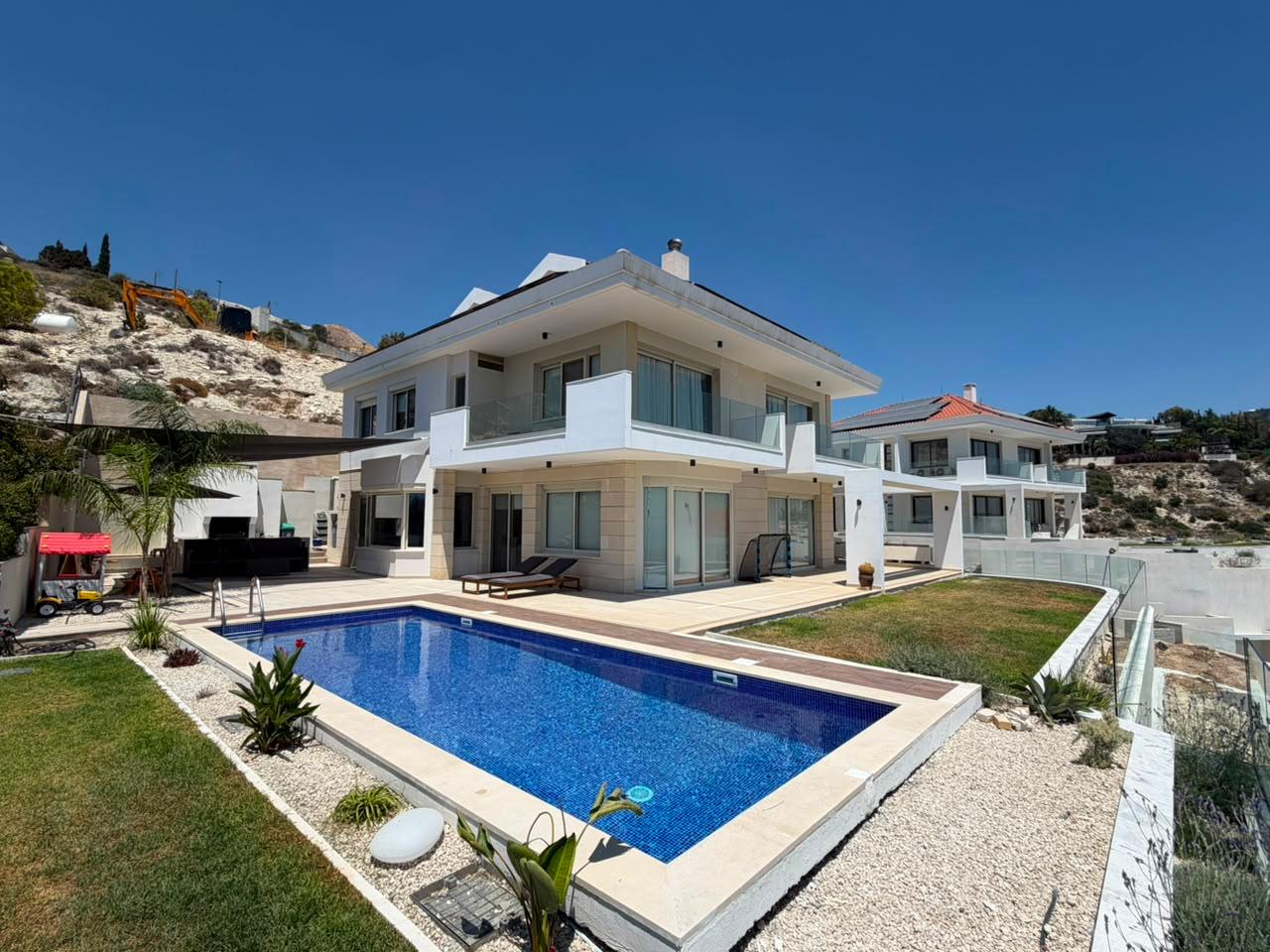 5 bedrooms Villa in Agios Tychonas, Limassol, Cyprus No. 61627