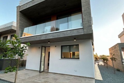 4 bedrooms Villa in Chloraka, Paphos, Cyprus No. 60783