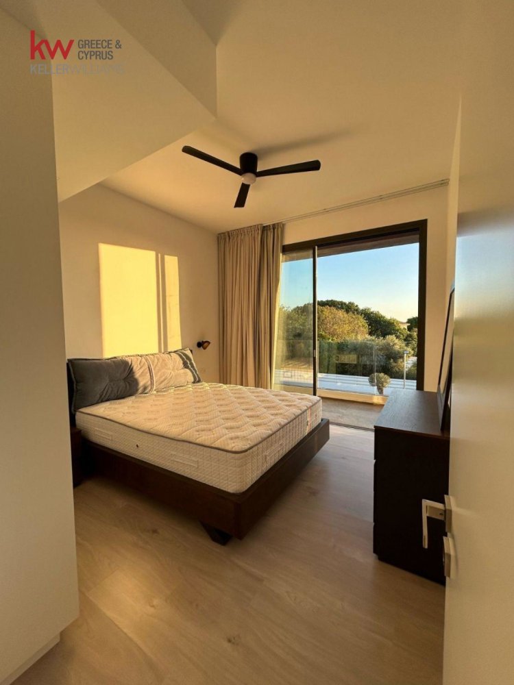 4 bedrooms Villa in Chloraka, Paphos, Cyprus No. 60783