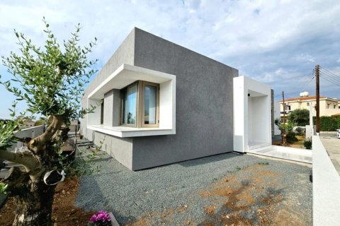 4 bedrooms Bungalow in Empa, Paphos, Cyprus No. 61337