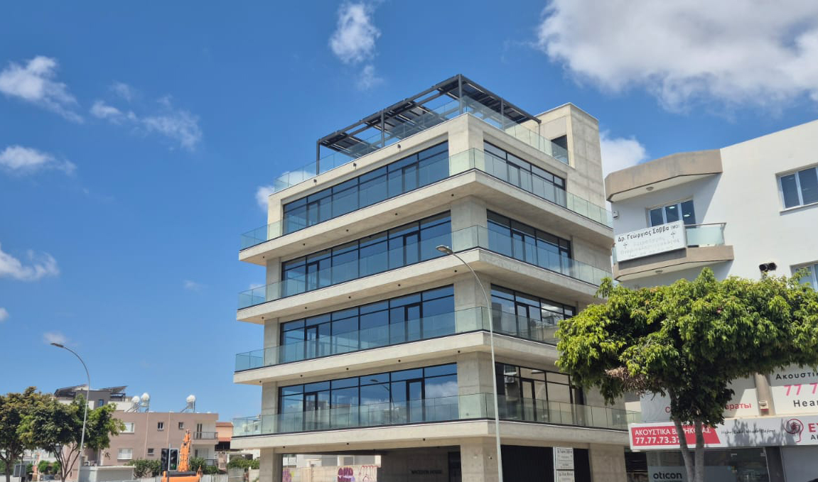 170m2 Commercial property in Limassol, Cyprus No. 60573