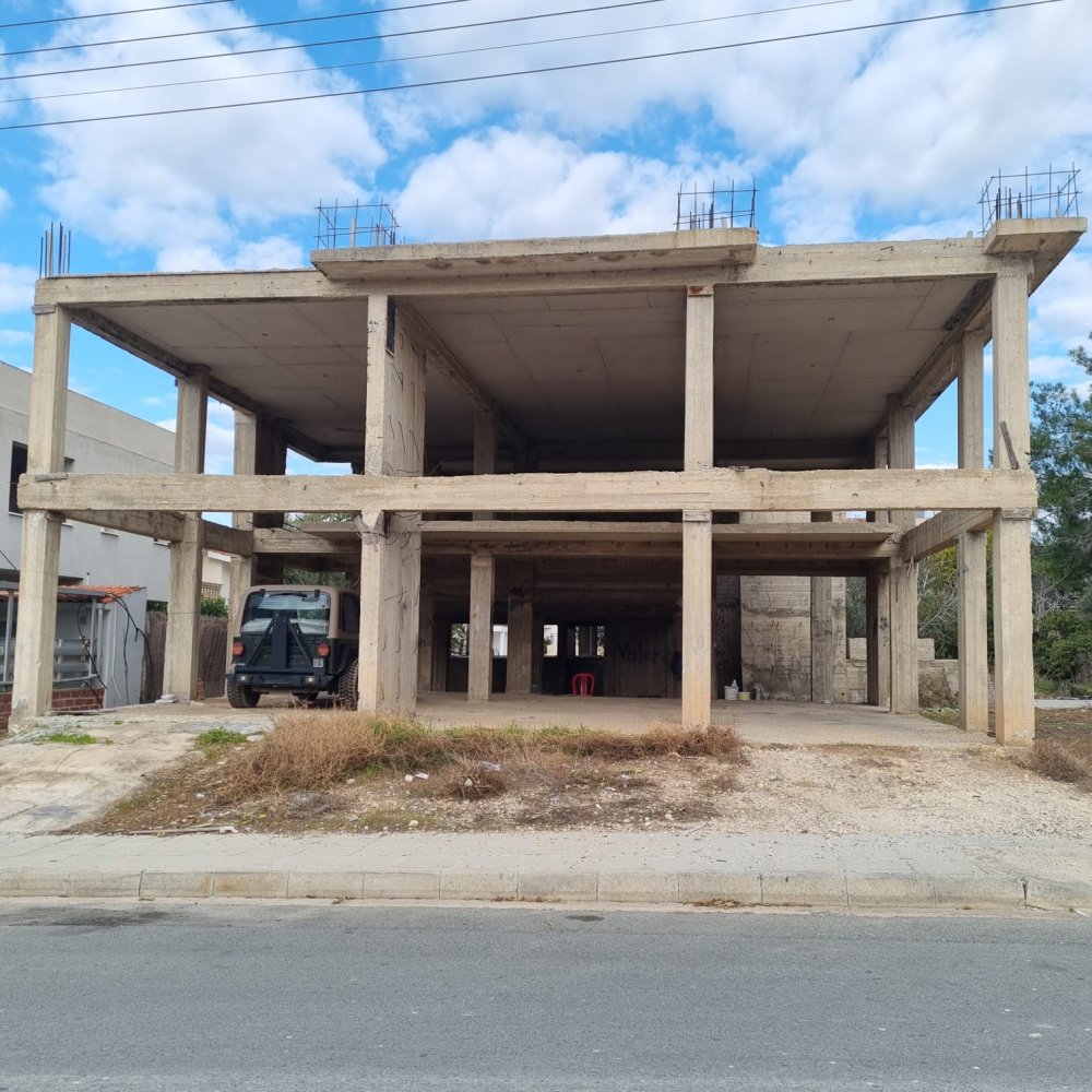 725m2 Land in Paphos, Cyprus No. 61030
