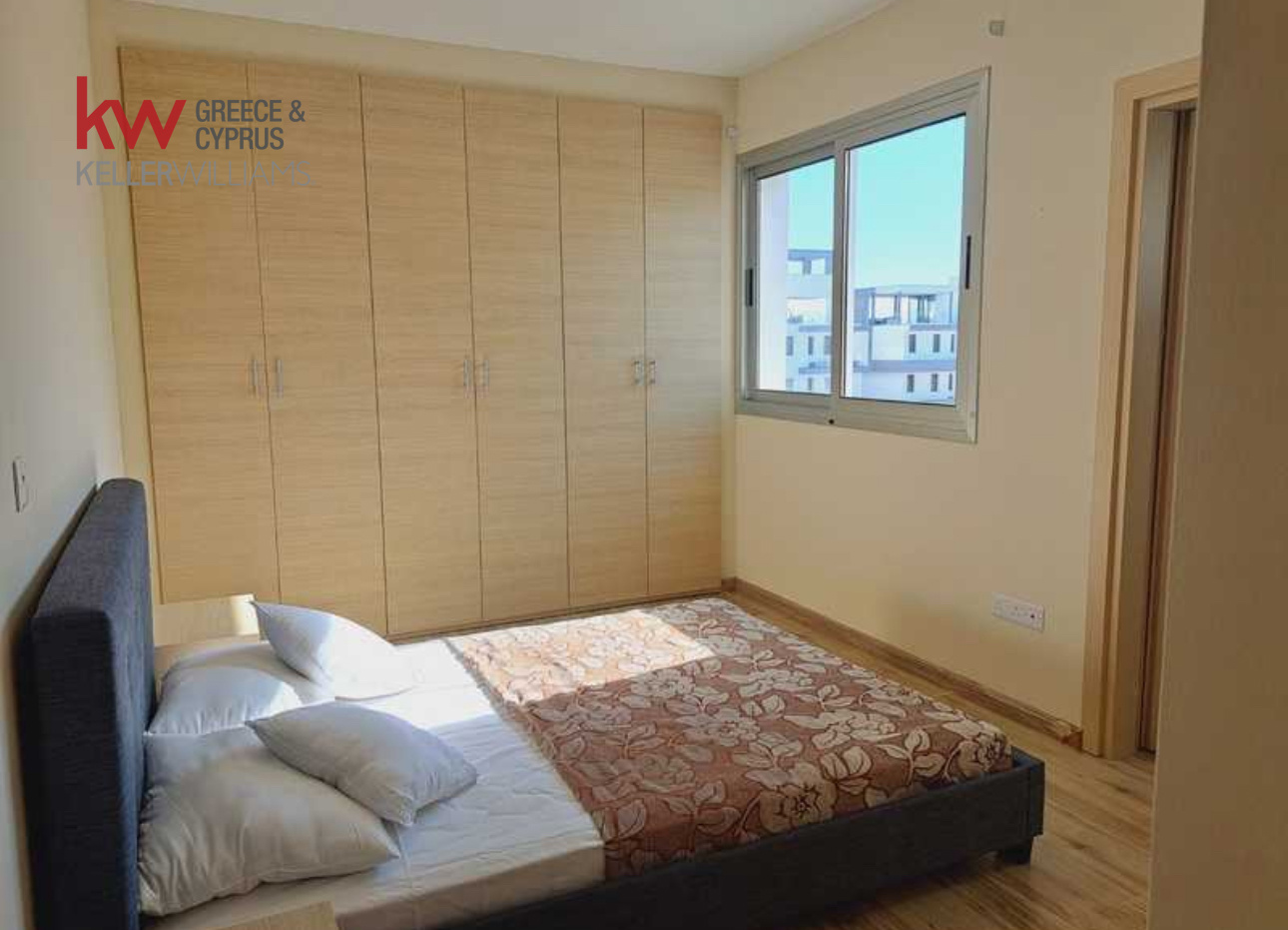 Квартира с 3 спальнями в Ларнака, Кипр № 40155