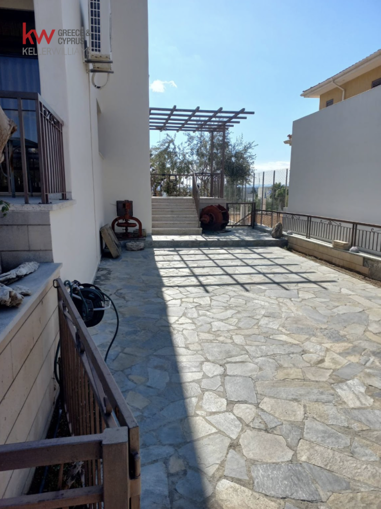 8 chambres Bâtiment à Aglandjia, Nicosia, Chypre No. 51814