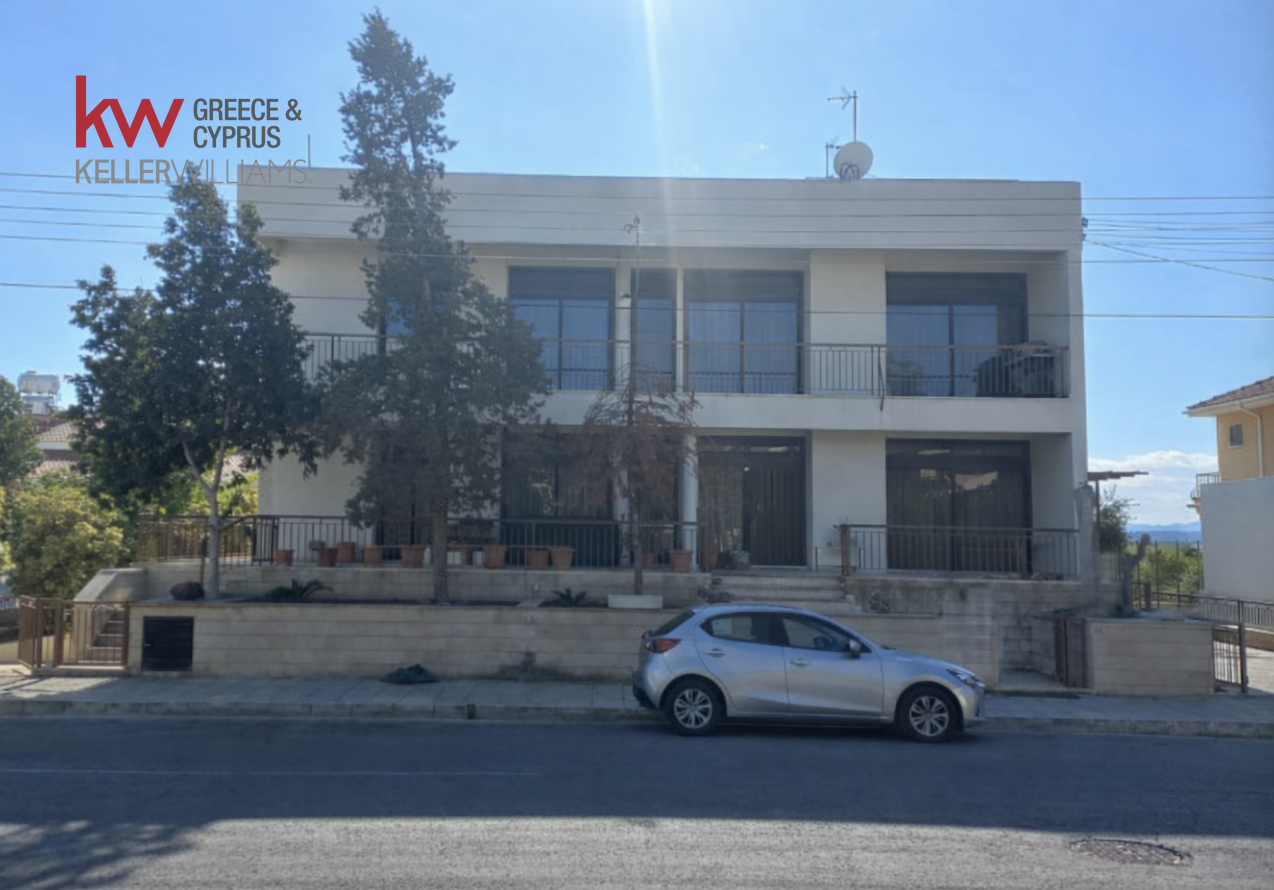 8 chambres Bâtiment à Aglandjia, Nicosia, Chypre No. 51814