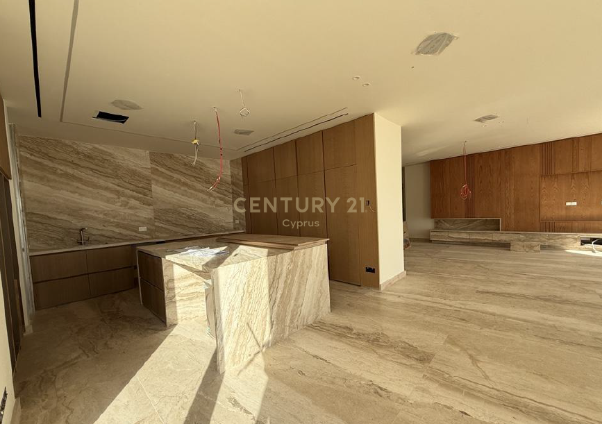 8 bedrooms Villa in Germasogeia, Limassol, Cyprus No. 58914