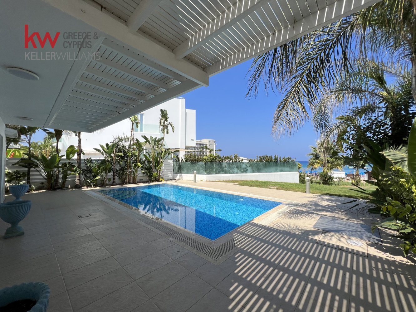 4 bedrooms Villa in Paralimni, Ammochostos, Cyprus No. 40266