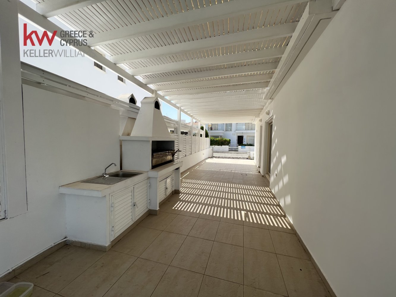 4 bedrooms Villa in Paralimni, Ammochostos, Cyprus No. 40266