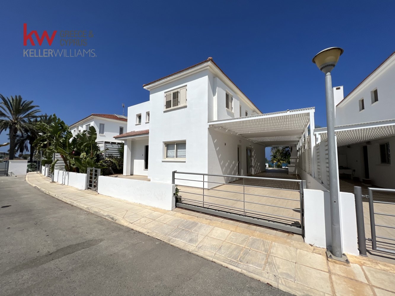 4 bedrooms Villa in Paralimni, Ammochostos, Cyprus No. 40266