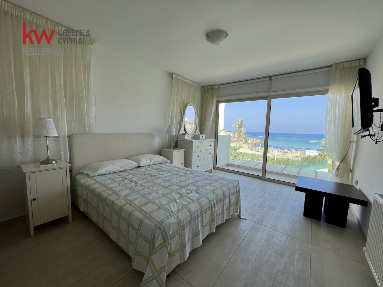 4 bedrooms Villa in Paralimni, Ammochostos, Cyprus No. 40266