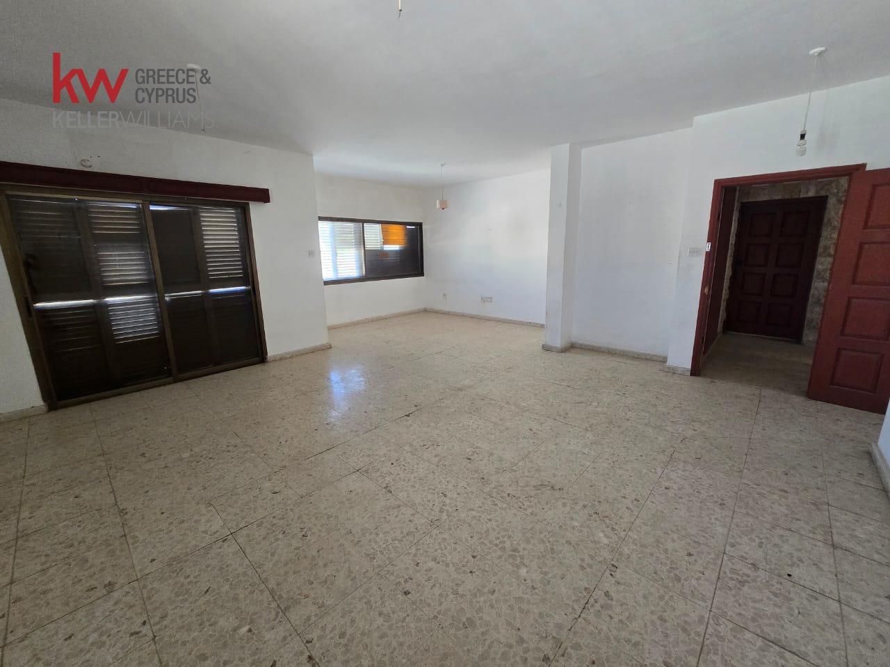 950m2 Building in Paphos, Cyprus No. 60744