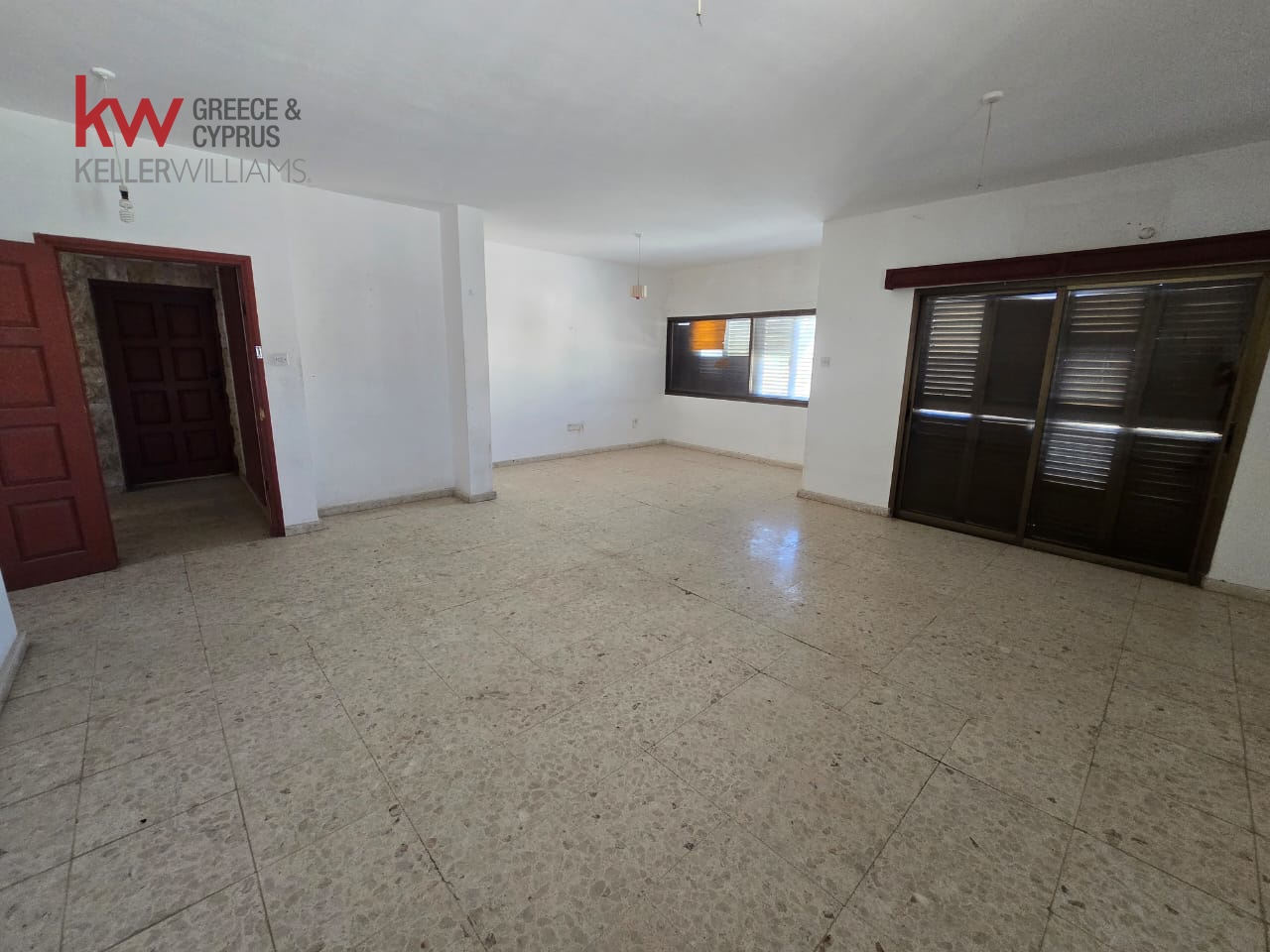 950m2 Building in Paphos, Cyprus No. 60744
