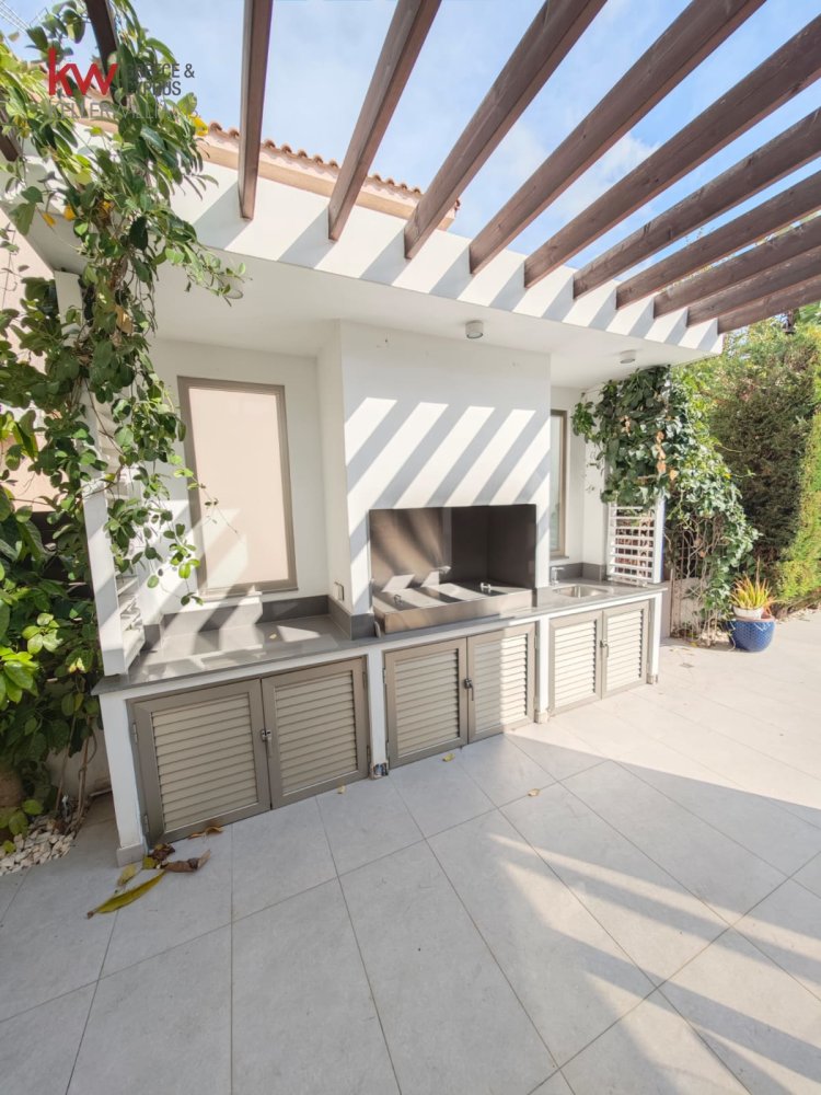 3 chambres Villa à Aradippou, Larnaka, Chypre No. 49922