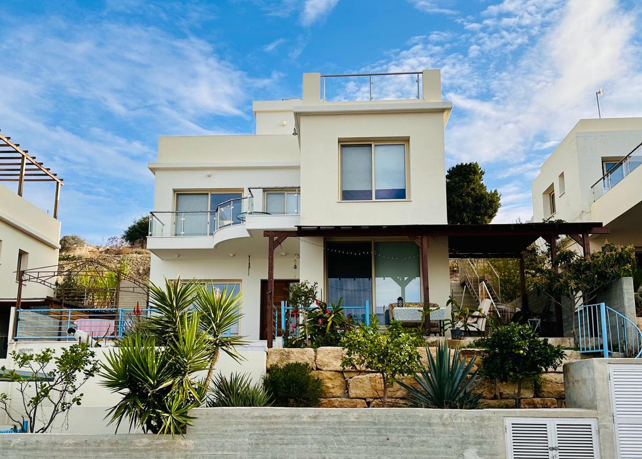 3 bedrooms Villa in Chloraka, Paphos, Cyprus No. 60916
