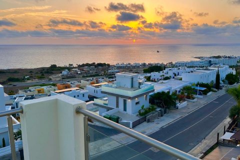 3 bedrooms Villa in Chloraka, Paphos, Cyprus No. 60916