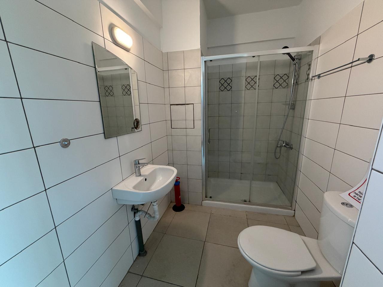 3 dormitorios Apartamento en Larnaca, Larnaka, Chipre No. 61498