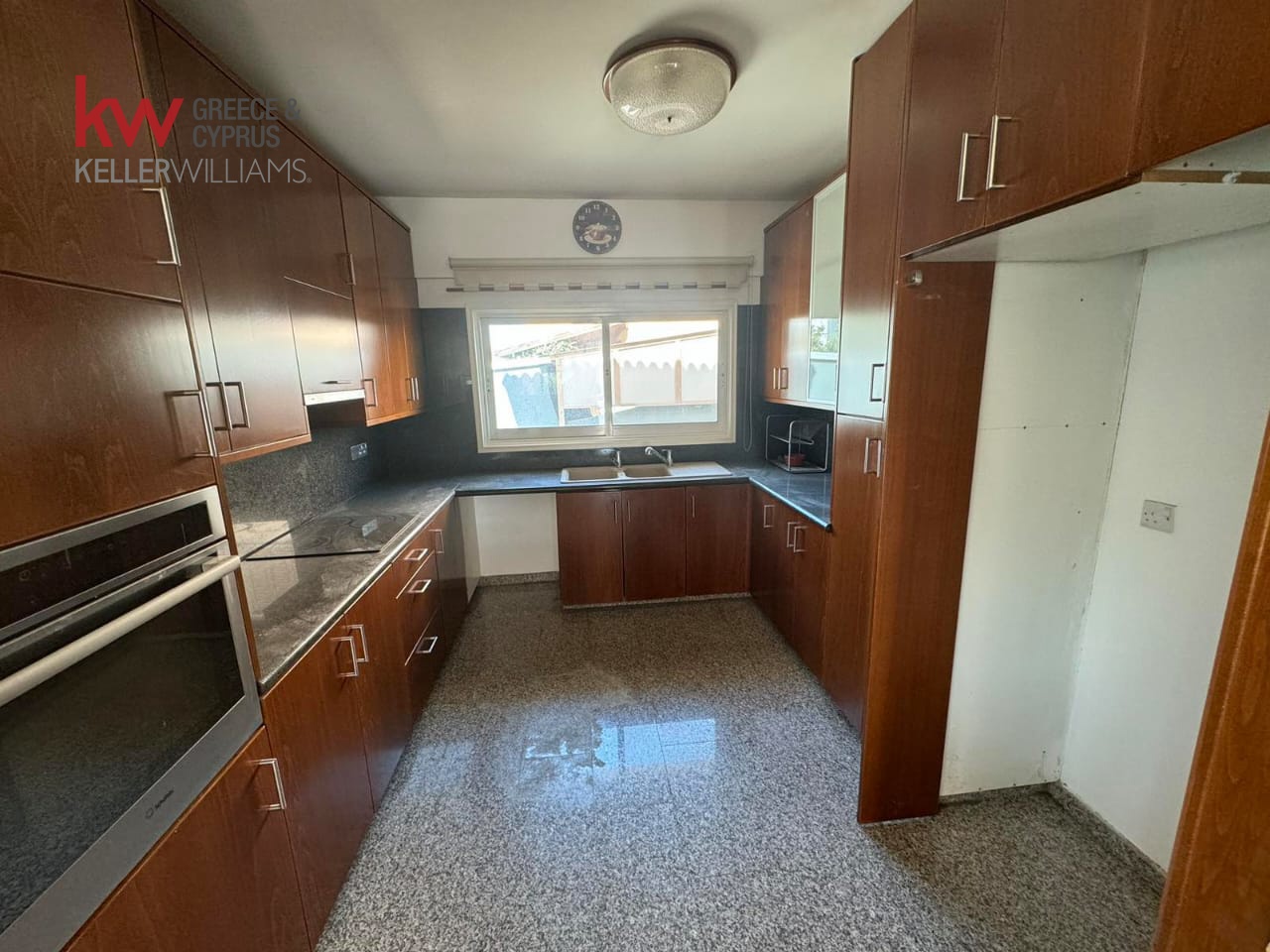 Вилла с 5 спальнями в Лация, Никосия, Кипр № 39532