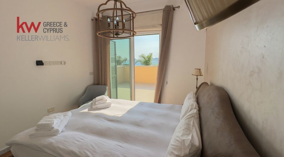 5 bedrooms Villa in Limassol, Cyprus No. 40531