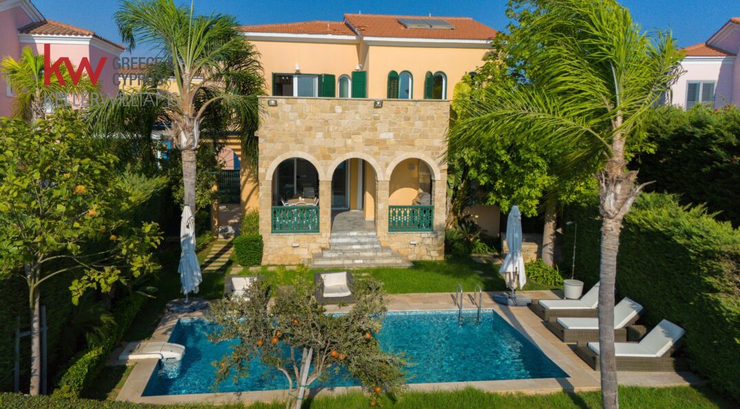 5 bedrooms Villa in Limassol, Cyprus No. 40531