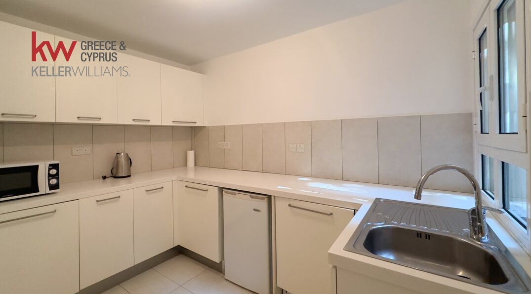 5 bedrooms Villa in Limassol, Cyprus No. 40531