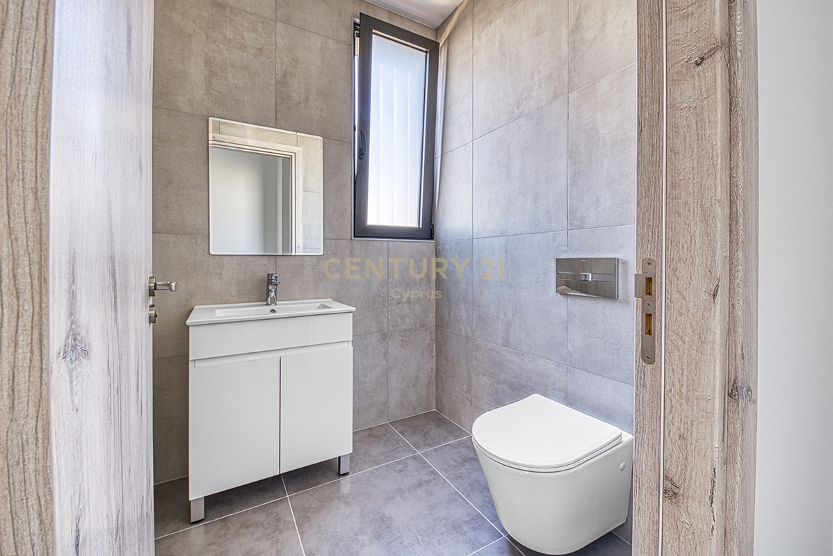 85.2m2 Oficina en Limassol, Chipre No. 58878