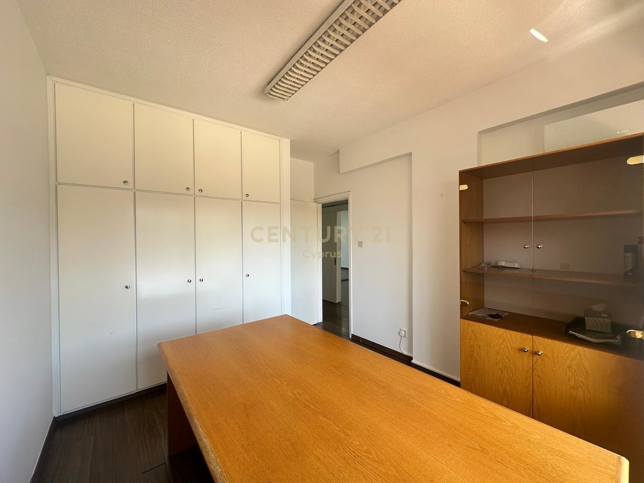 135m2 Oficina en Limassol, Chipre No. 58861
