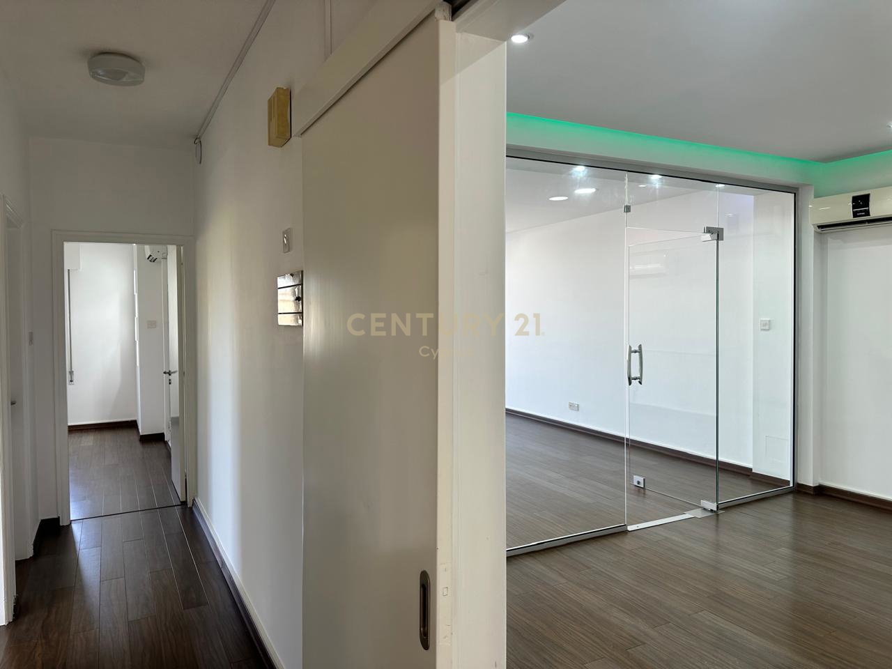 135m2 Oficina en Limassol, Chipre No. 58861