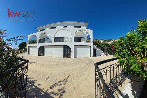 5 bedrooms Villa in Tala, Paphos, Cyprus No. 61243