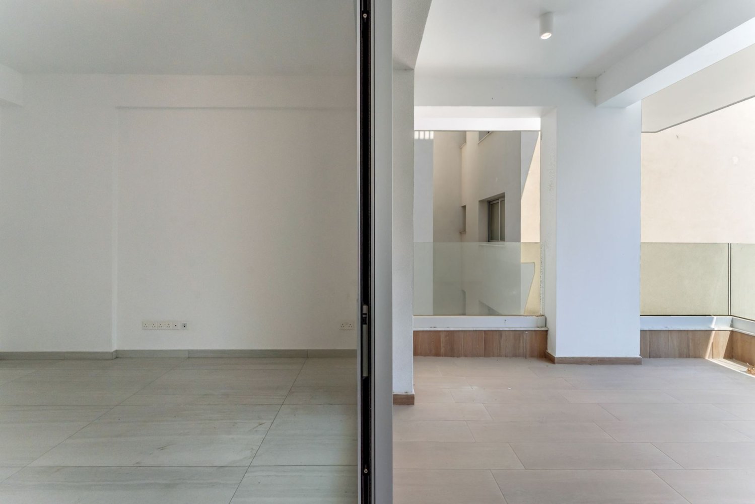 2 bedrooms Apartment in Larnaca, Larnaka, Cyprus No. 61395