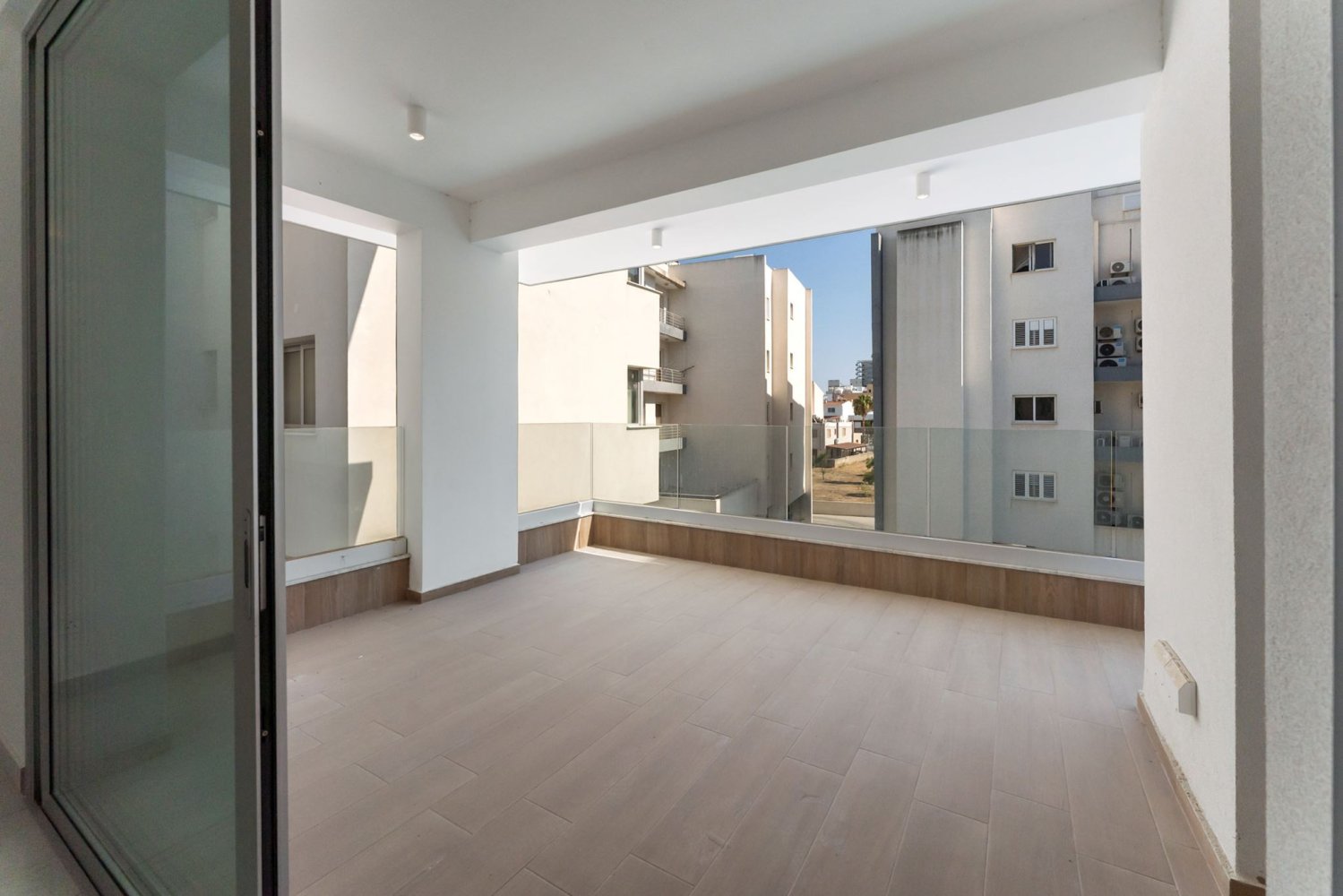 2 bedrooms Apartment in Larnaca, Larnaka, Cyprus No. 61395