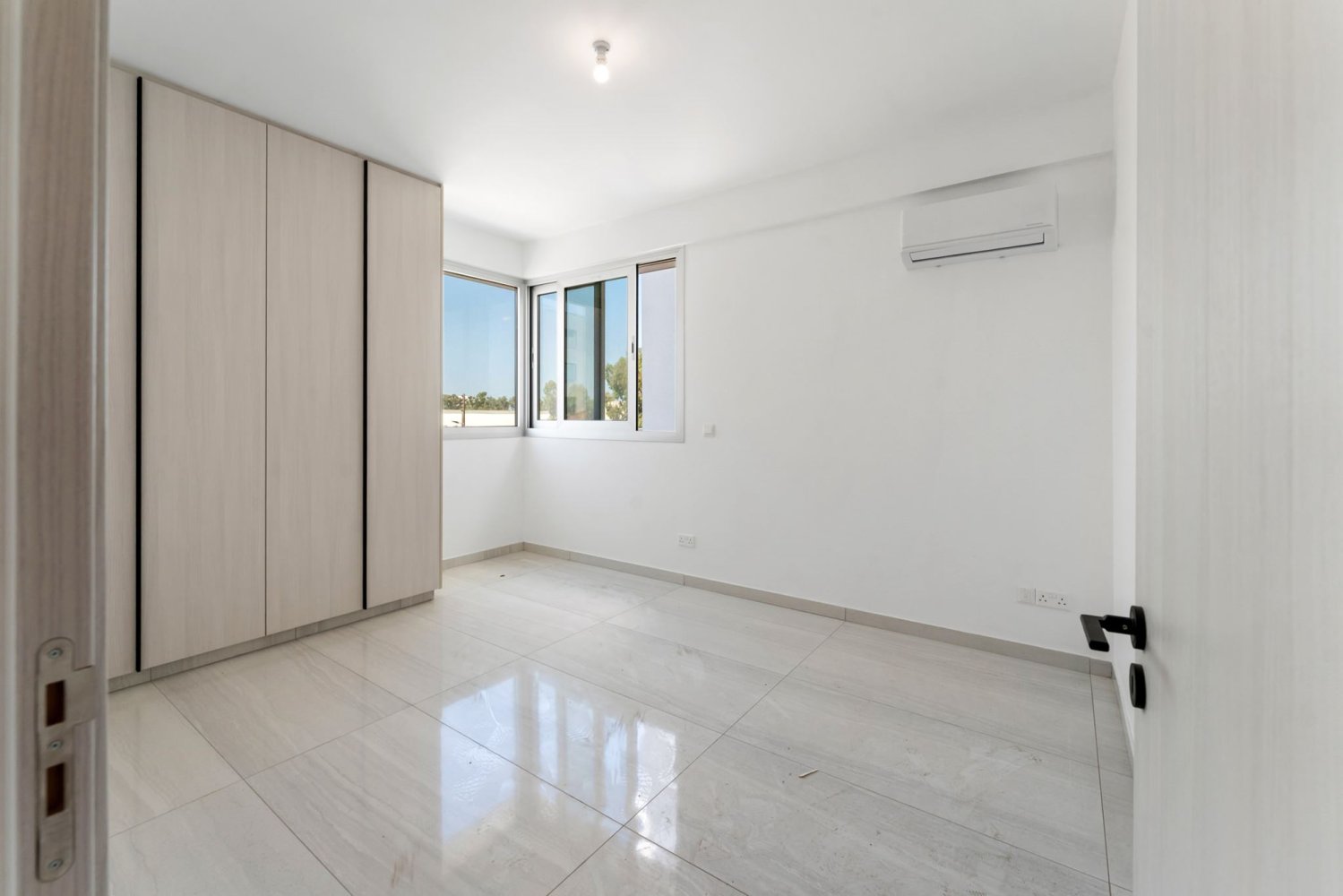 2 bedrooms Apartment in Larnaca, Larnaka, Cyprus No. 61395