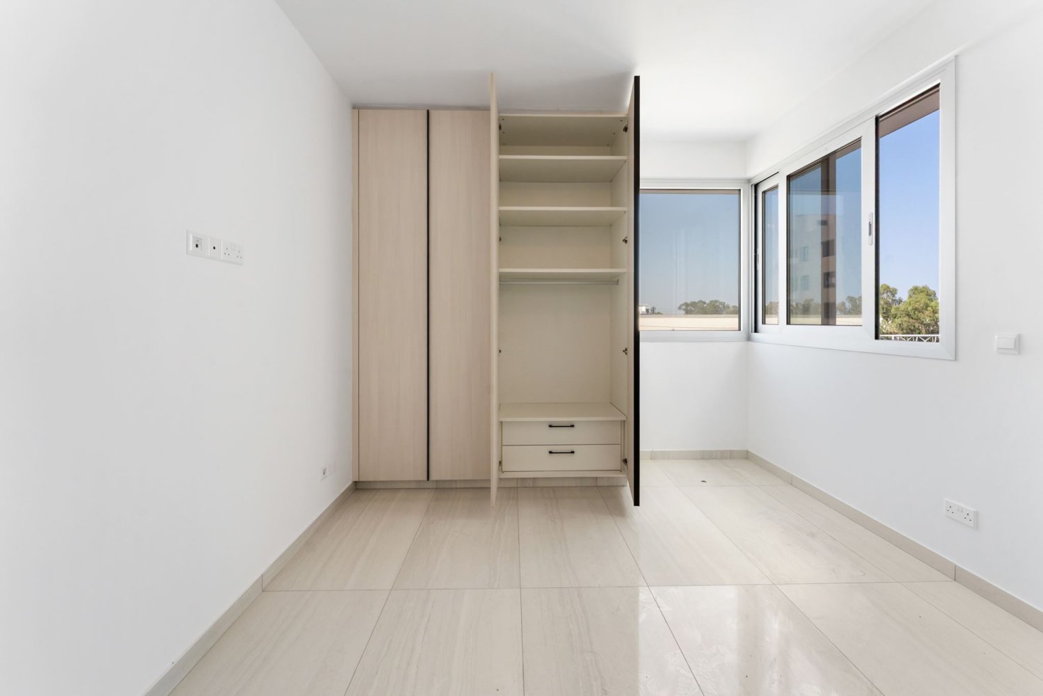 2 bedrooms Apartment in Larnaca, Larnaka, Cyprus No. 61395