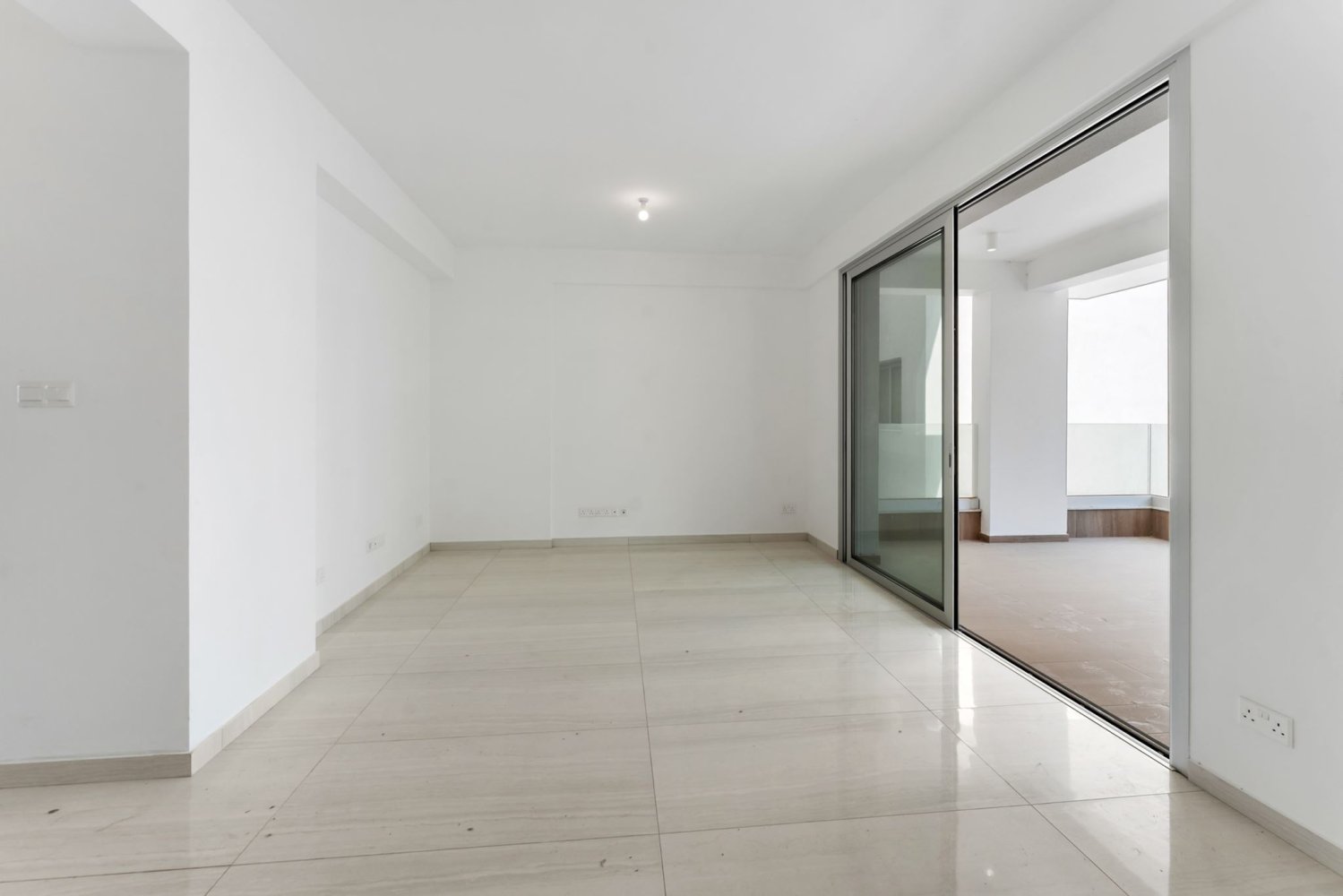 2 bedrooms Apartment in Larnaca, Larnaka, Cyprus No. 61395
