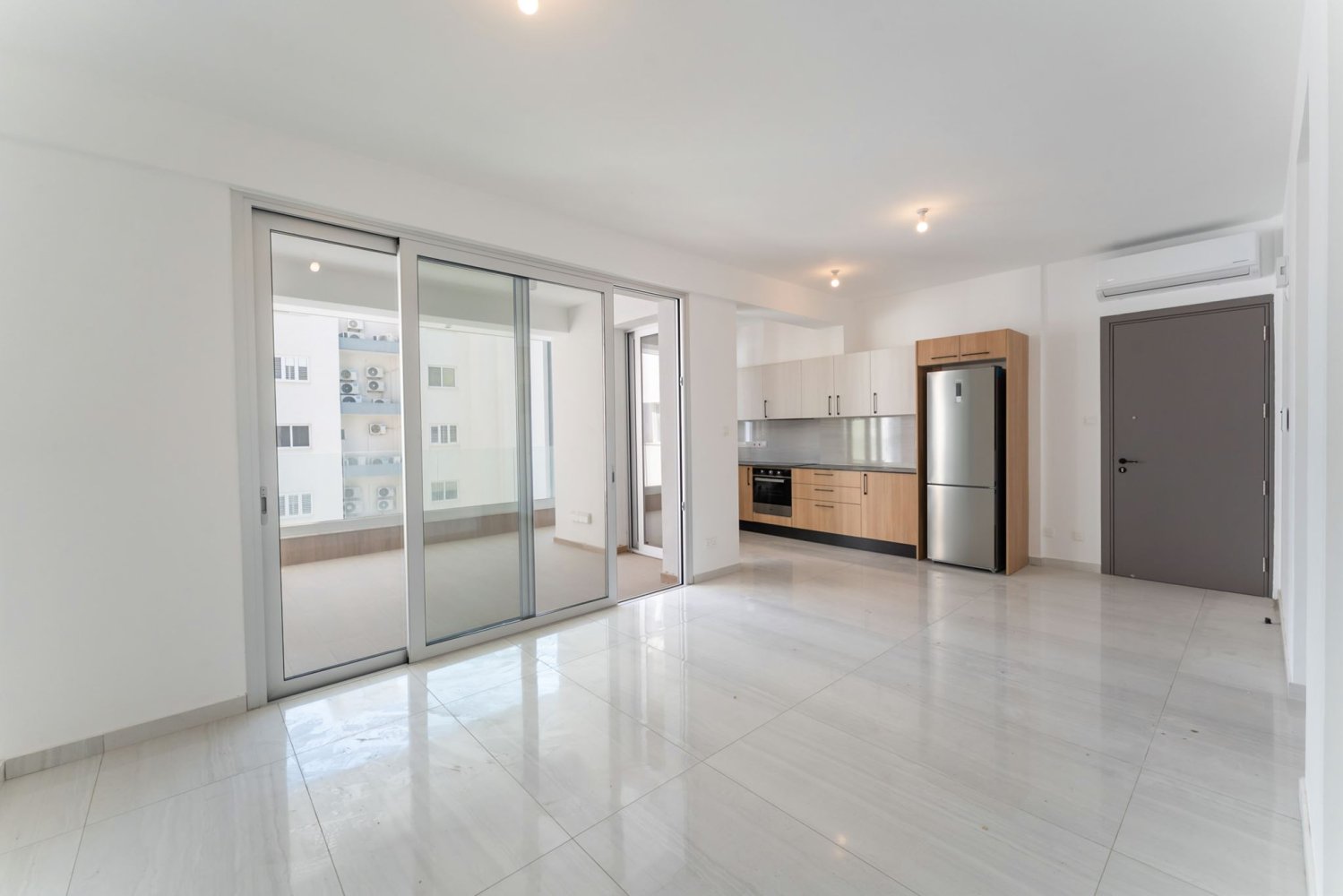 2 bedrooms Apartment in Larnaca, Larnaka, Cyprus No. 61395
