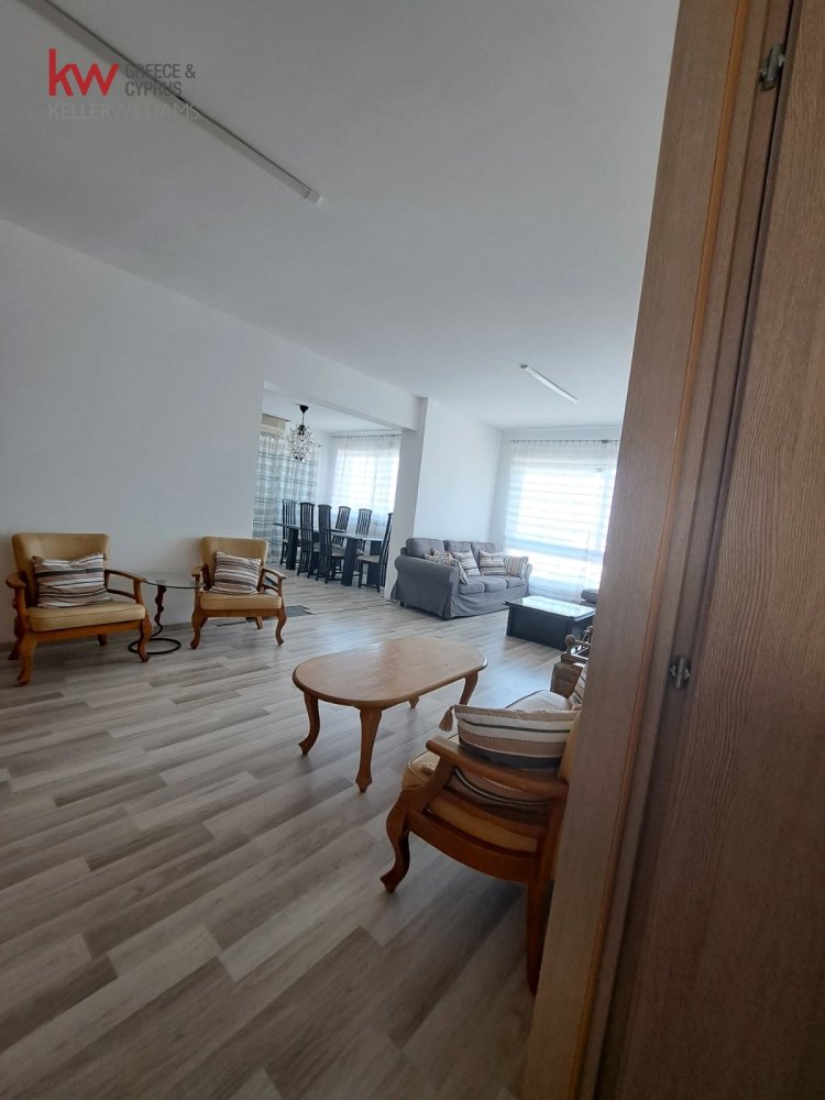 Квартира с 3 спальнями в Ларнака, Кипр № 40651