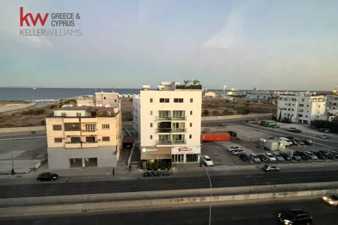 Квартира с 3 спальнями в Ларнака, Кипр № 40651