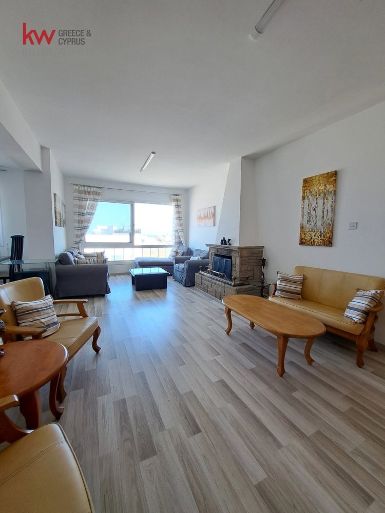 Квартира с 3 спальнями в Ларнака, Кипр № 40651