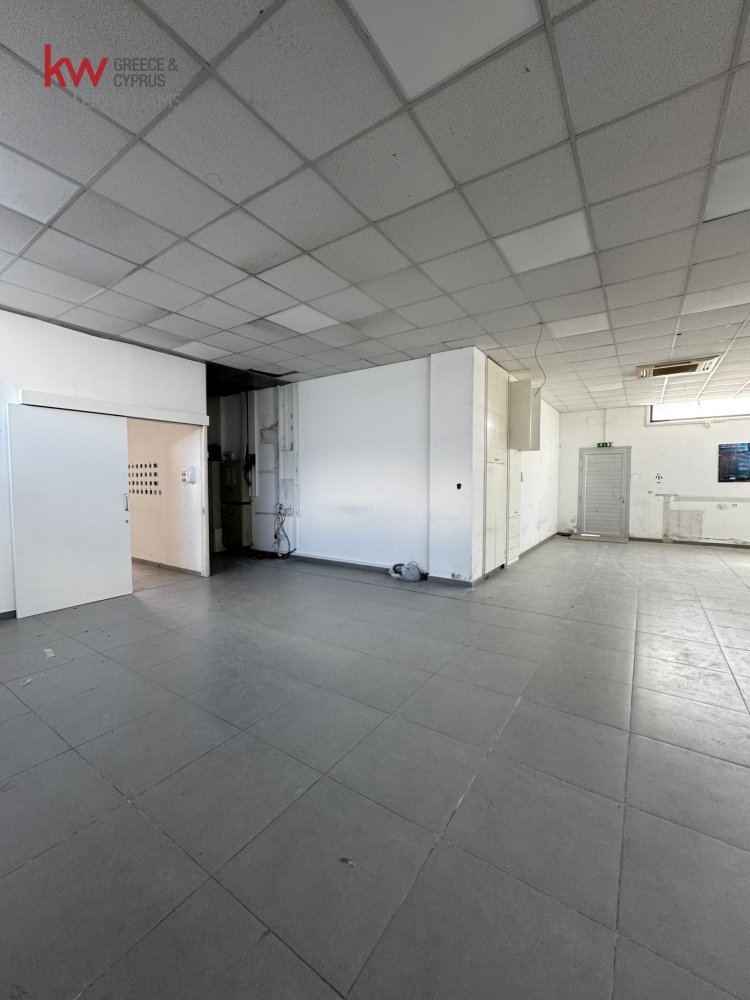 Магазин 240м2 в Никосия, Кипр № 40628