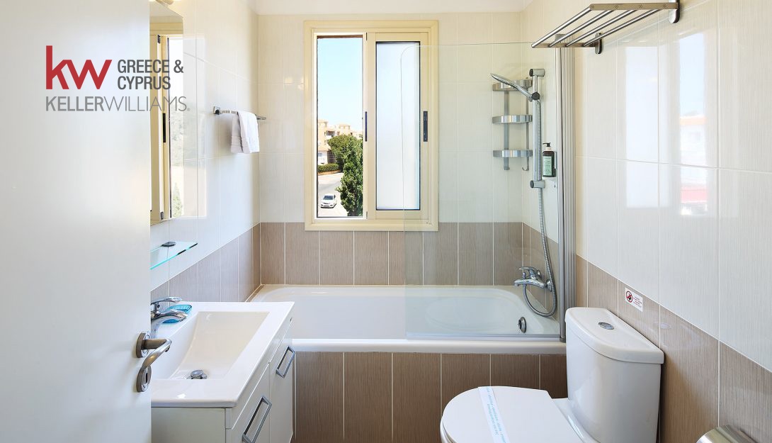 2 bedrooms Apartment in Paphos, Cyprus No. 60712