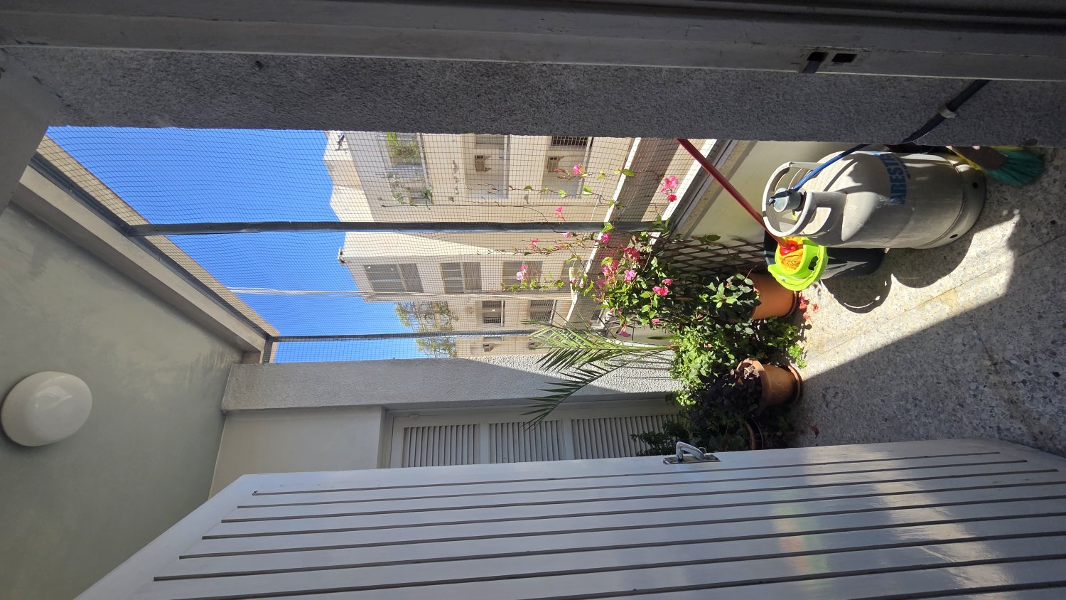2 bedrooms Apartment in Larnaca, Larnaka, Cyprus No. 61381