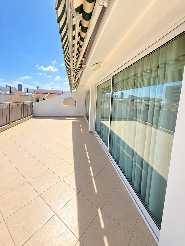 3 bedrooms Apartment in Germasogeia, Limassol, Cyprus No. 62183